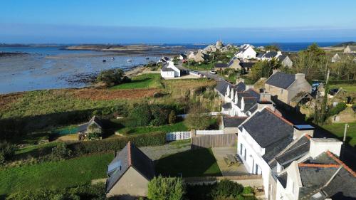 Kelerdutbay Fr Acces Direct a la Mer — hotel in Plouguerneau