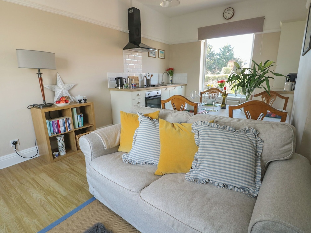 Rhos Retreat No 7 — 4-Star Luxury Hotel in Colwyn Bay, United Kingdom