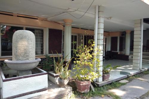 DK Hotel Singaraja - carbon neutral hotel in Singaraja