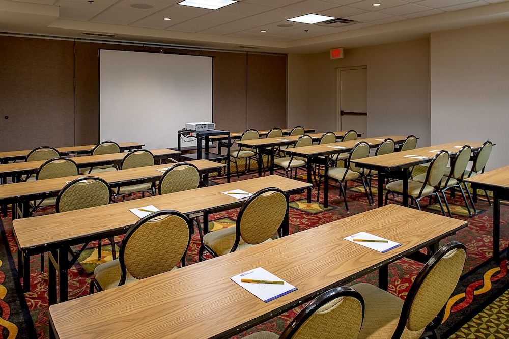 Hilton Garden Inn Chesterfield - photo 39