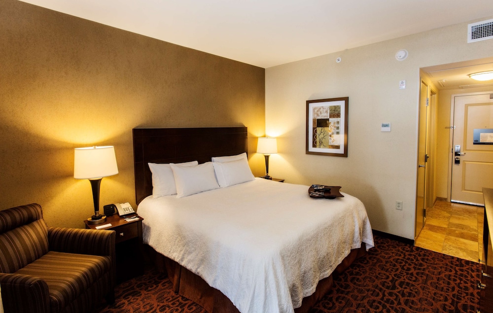Hampton Inn Marquette Waterfront - photo 16