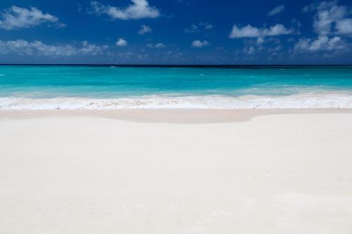 Sunny Isles Ocean Reserve Condo Apartments 1BR #812 — 4-Star Luxury Hotel in Miami Beach, United States