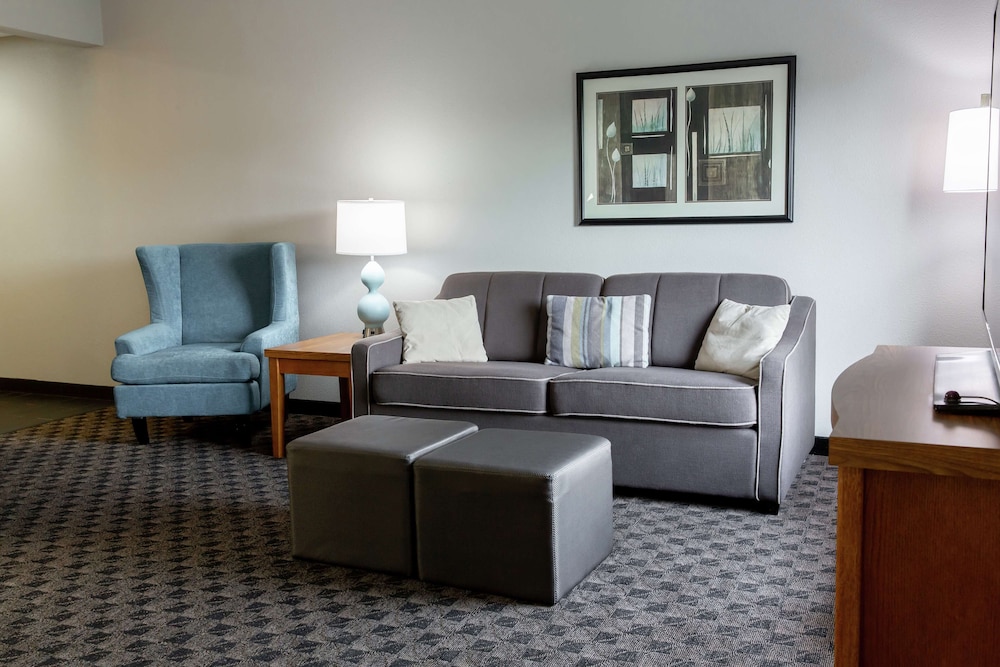 Hampton Inn & Suites Chesapeake Square Mall - photo 20