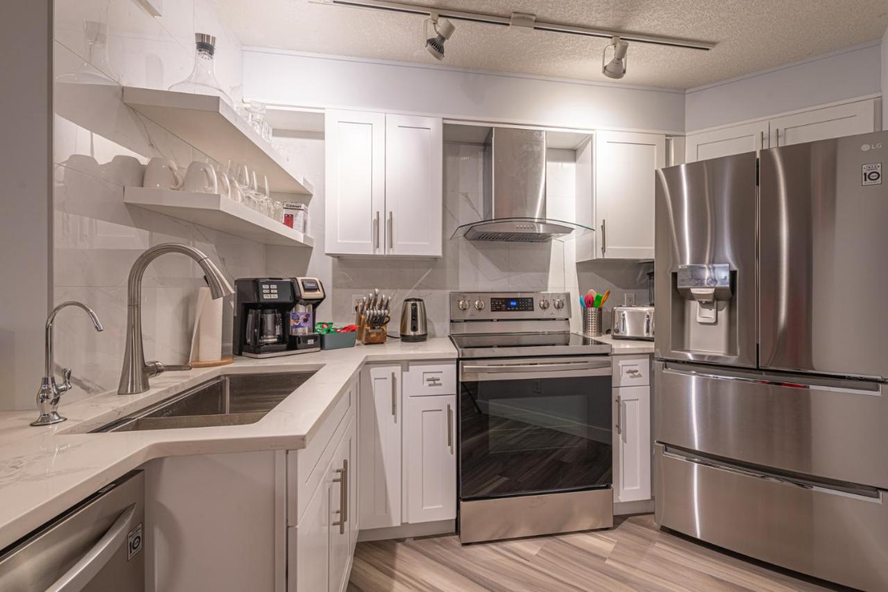Luxurious One Bedroom Suite for a Larger Family 162 — 4-Star Luxury Hotel in Canmore, Canada