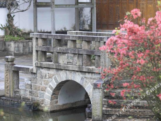 Simplicity Hotel - carbon neutral hotel in Wuyuan
