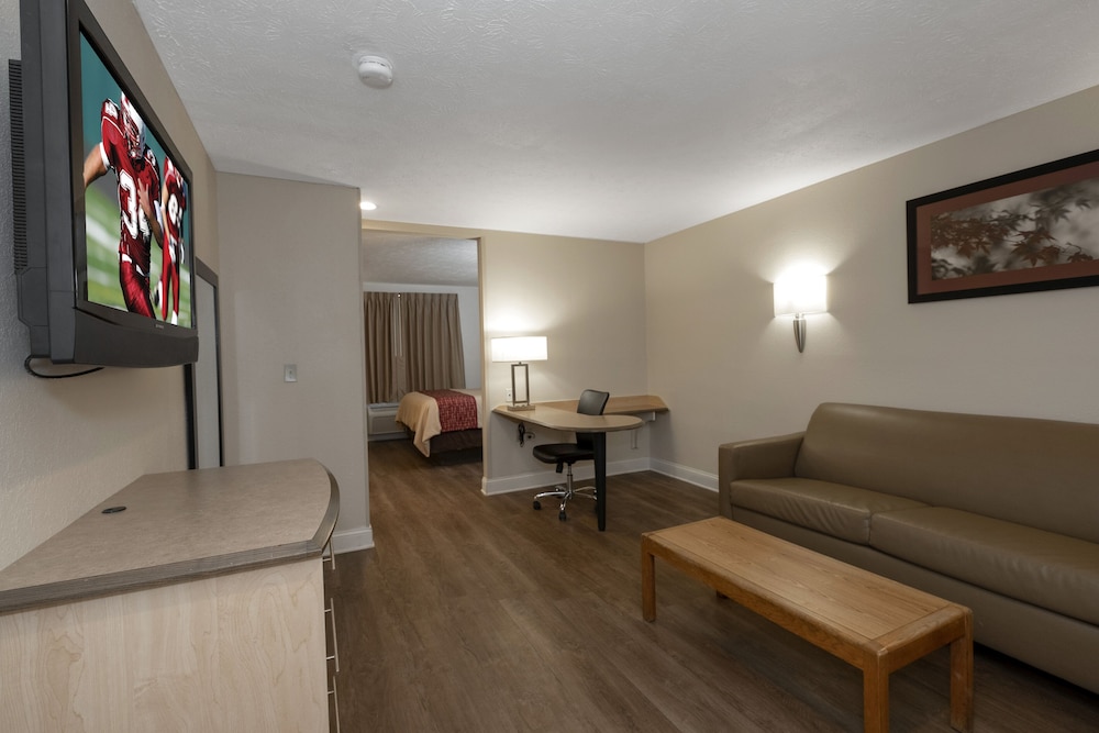 Red Roof Inn Indianapolis Greenwood - photo 37