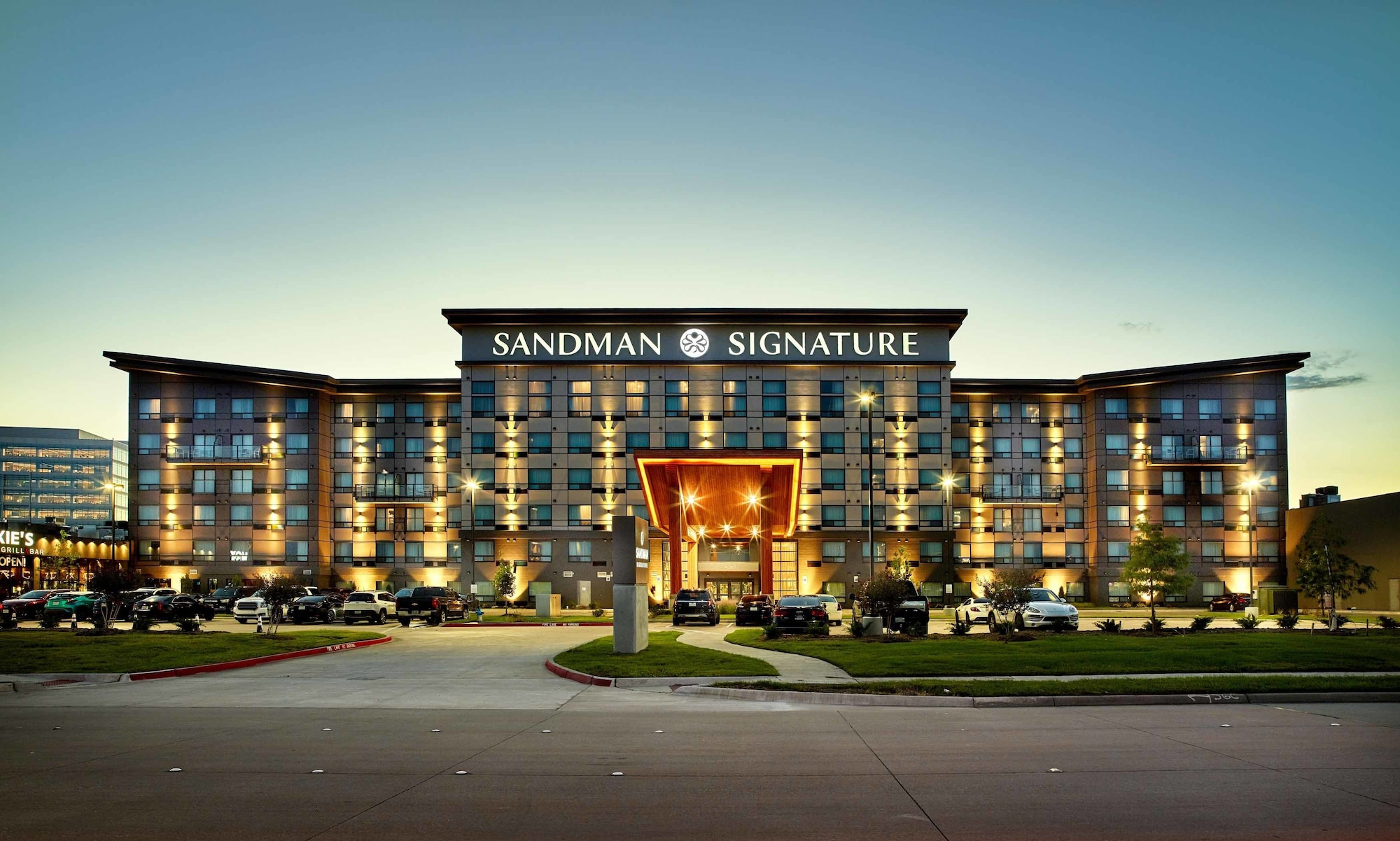 Sandman Signature Plano Frisco Hotel - photo 3