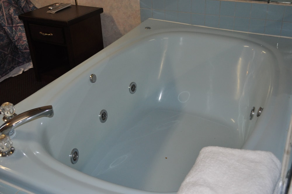 Passport Inn & Suites - photo 21