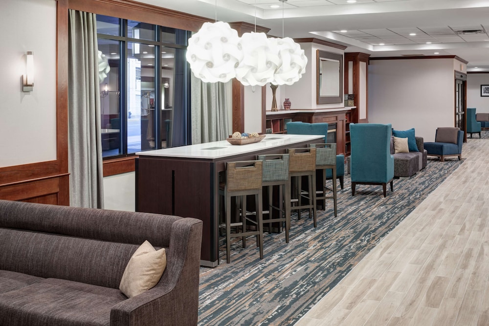 Hampton Inn St. Louis Downtown at the Gateway Arch - photo 6