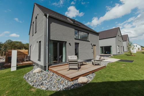 Neu Rugen Resrt Sagard Grozugige Gemutliche Doppelhaushalfte Are Mit Terrasse — Sagard