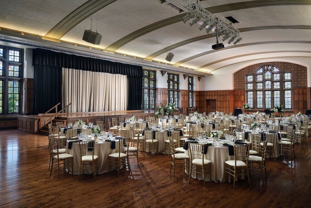 The Union Club Hotel at Purdue University Autograph Collection - photo 84