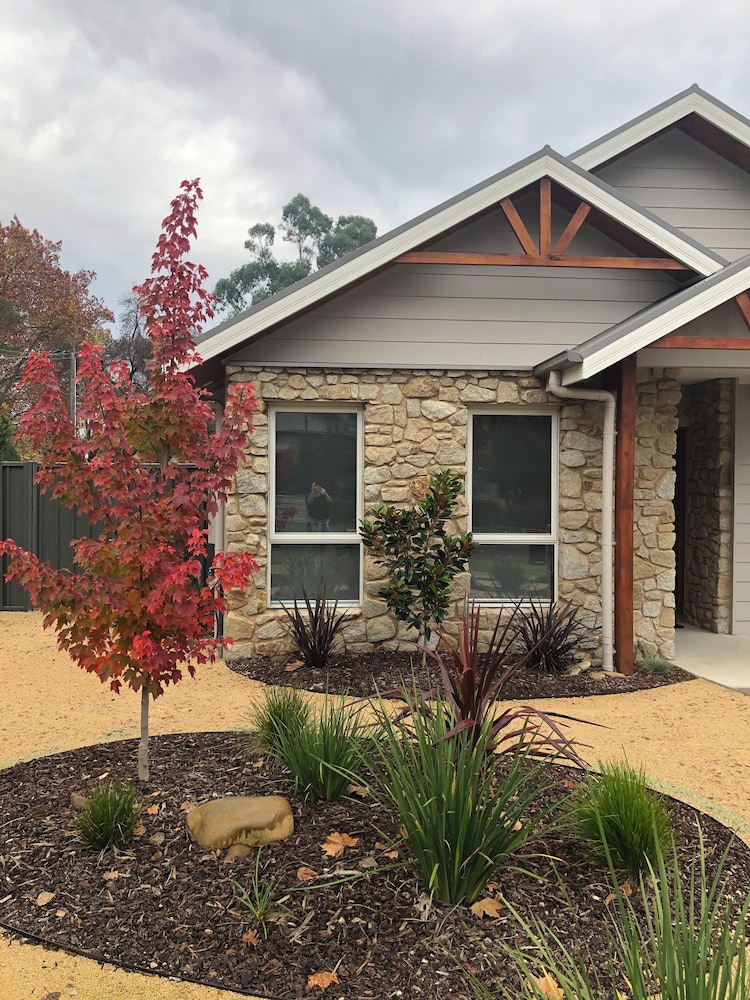 Abalina Cottages Cherry lane in Bright, Australia