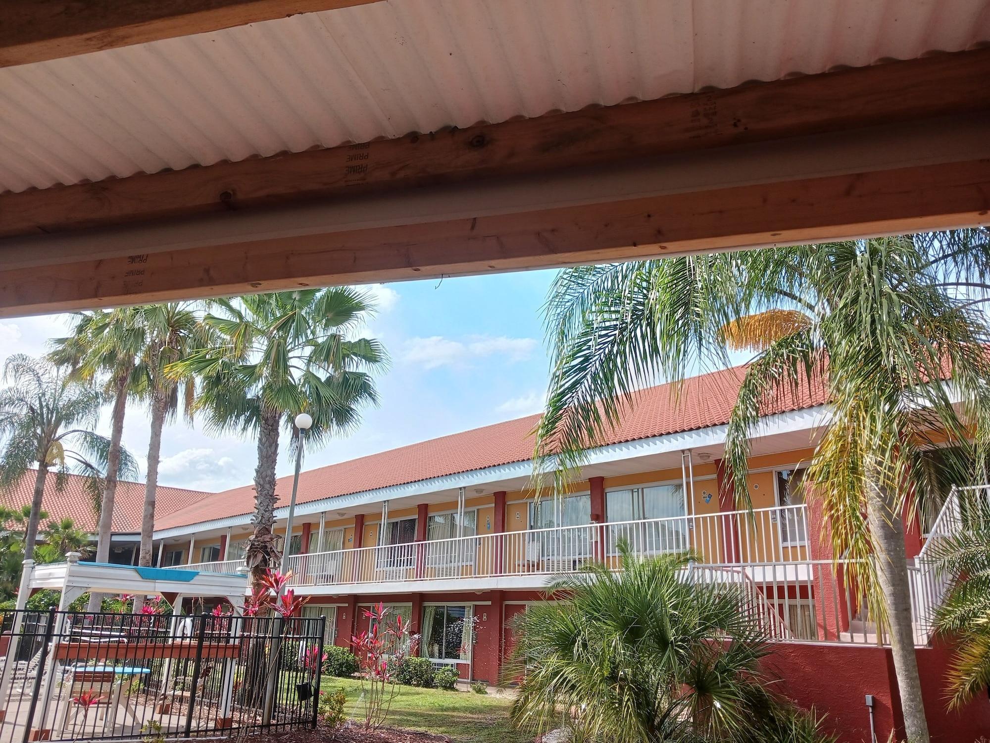 Days Inn by Wyndham Cocoa Cruiseport West At I 95 524 - photo 6