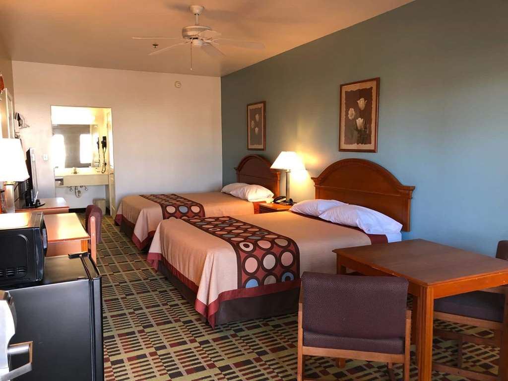Super 8 by Wyndham Forney East Dallas - photo 6