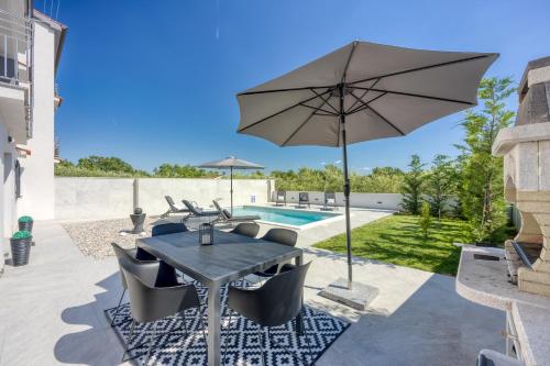 Apartment Luana with private pool — 4-Star Luxury Hotel in Porec, Croatia