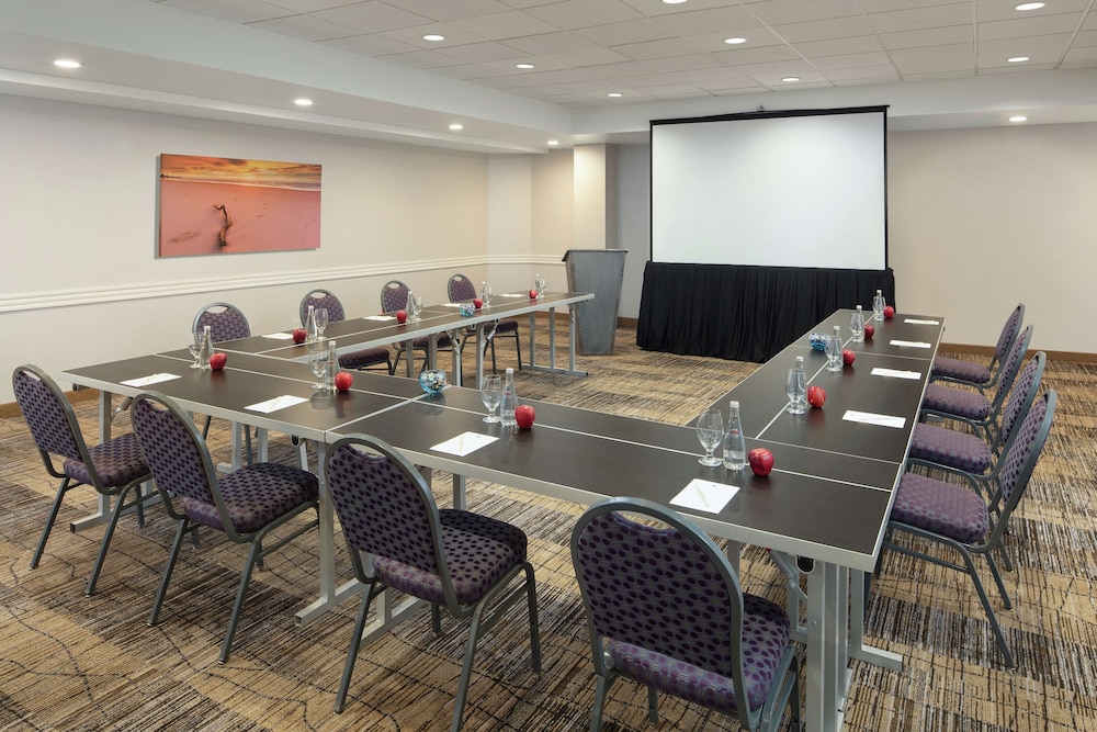 DoubleTree By Hilton San Diego Hotel Circle - photo 33
