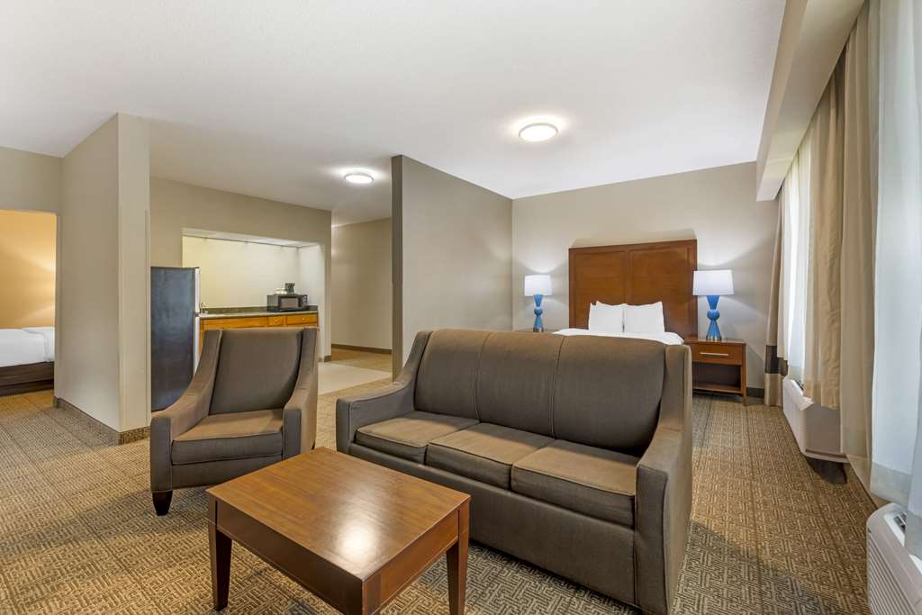 Comfort Suites Near Vancouver Mall - photo 16