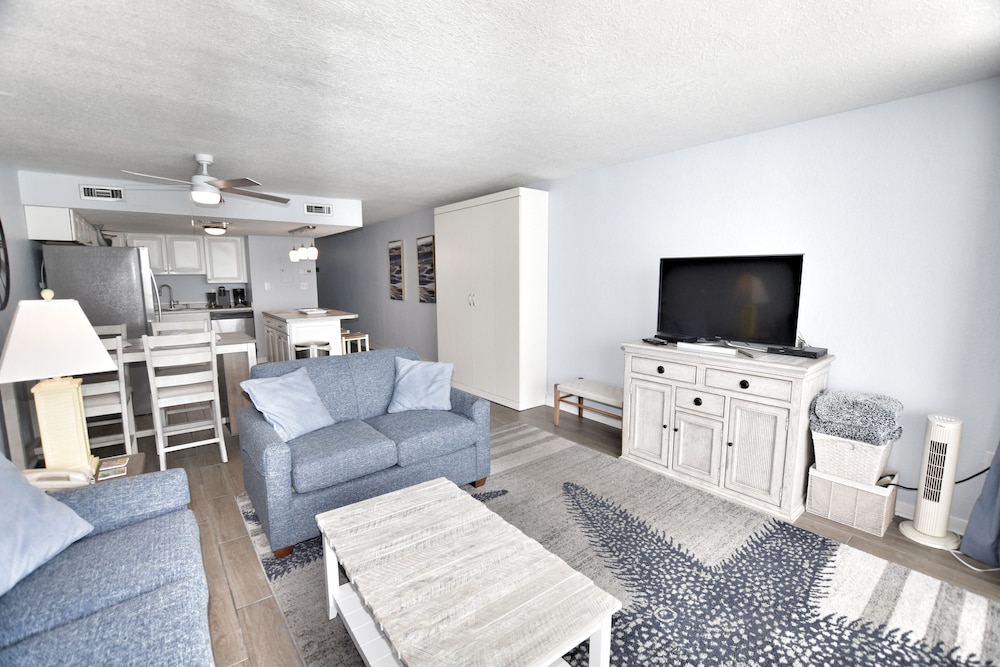0403 Waters Edge Resort 1 Bedroom Condo by RedAwning - photo 10