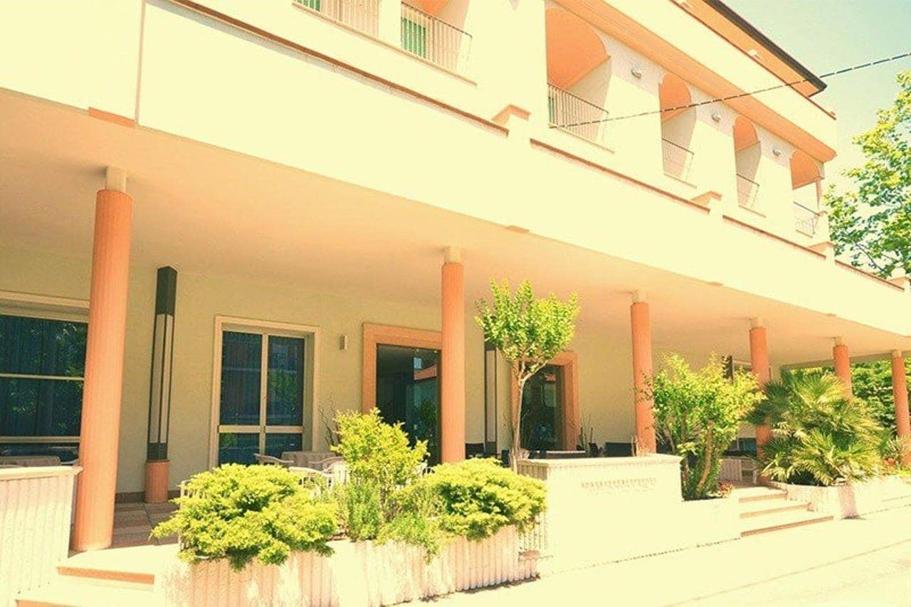 Hotel Ombrosa — hotel in San Giovanni