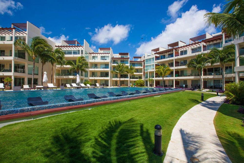 Elements 122 by Tripintravel — 4-Star Luxury Hotel in Playa Del Carmen, Mexico