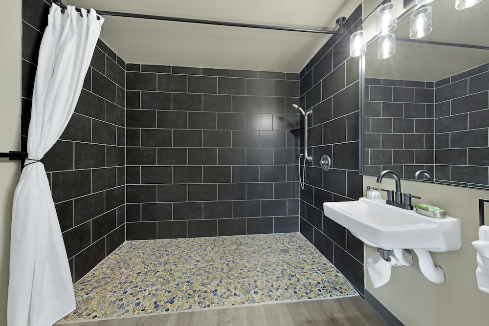 The Suites at Prairie Falls & Event Center - photo 50