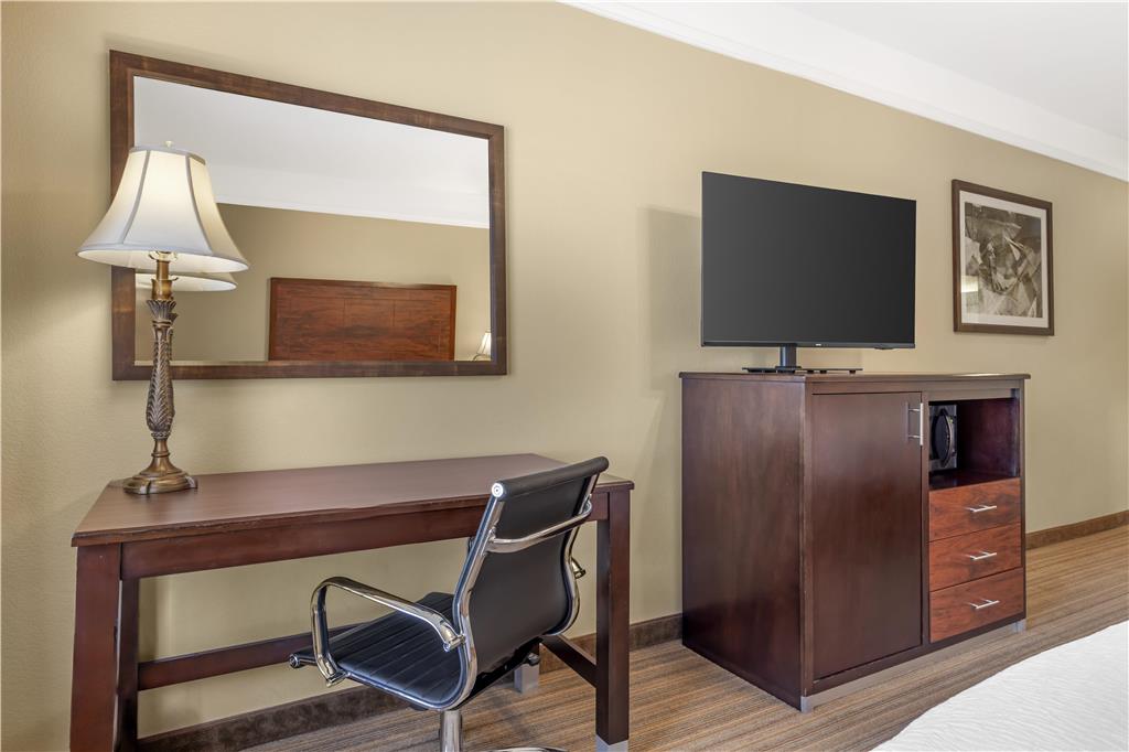 Best Western Plus Monica Royale Inn & Suites - photo 15