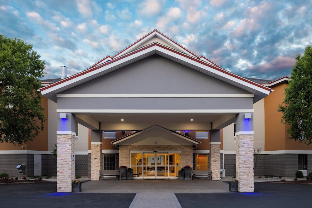 Holiday Inn Express Hotel & Suites Brattleboro by IHG — hotel in Brattleboro