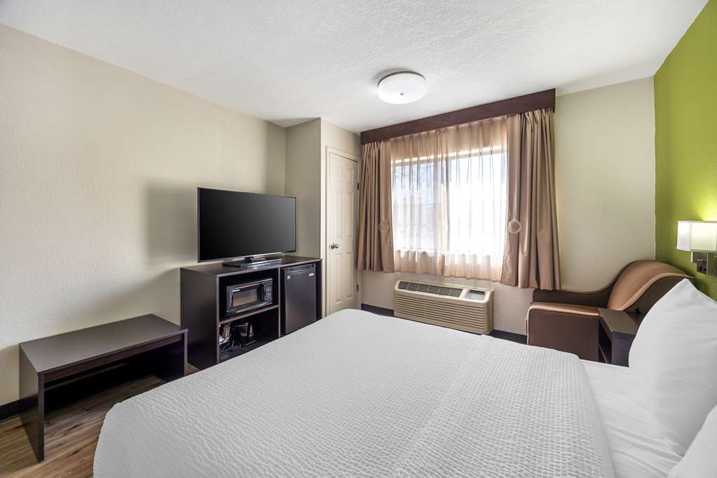Sleep Inn & Suites Salina I 135 - photo 17