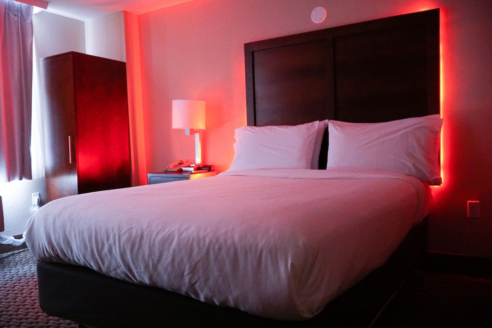 Hotel Mint JFK Airport - photo 14