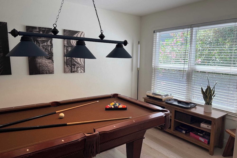 Clementine By Avantstay Bright Modern Retreat w Pool Pool Table & Large Patio - photo 12