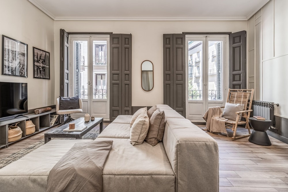 Arashi 4 Bedrooms in Chueca hotel Recoletos Madrid