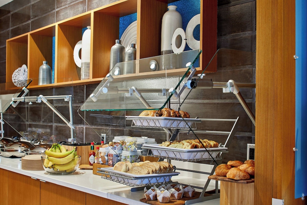 SpringHill Suites by Marriott Charlotte at Carowinds - photo 28