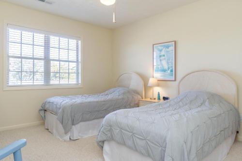 Pelican Palace by Oak Island Accommodations - photo 17