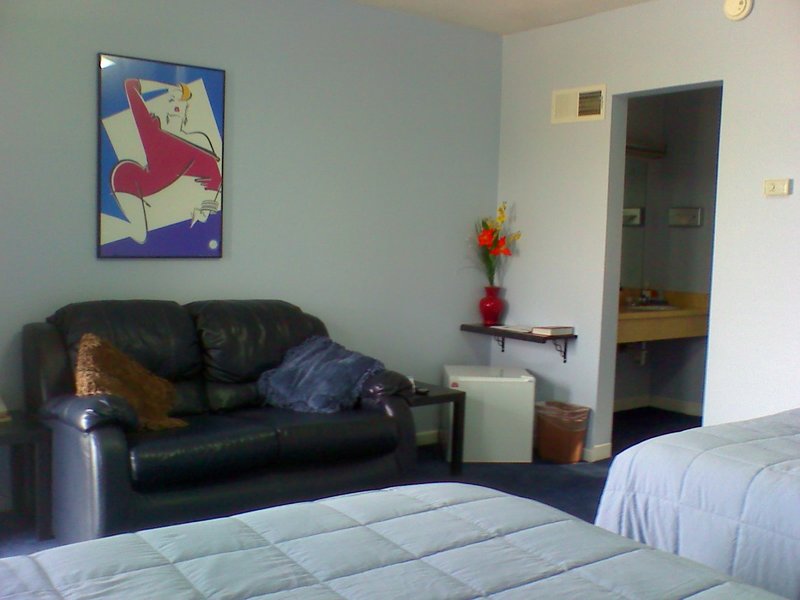 Broadway Inn Yankton - photo 9