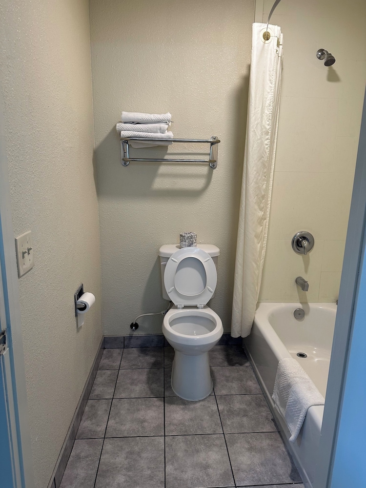 Rodeway Inn National City San Diego South - photo 19