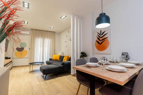 Modern 3 Bedroom Luxury Apartment — 4-Star Luxury Hotel in Thessaloniki, Greece