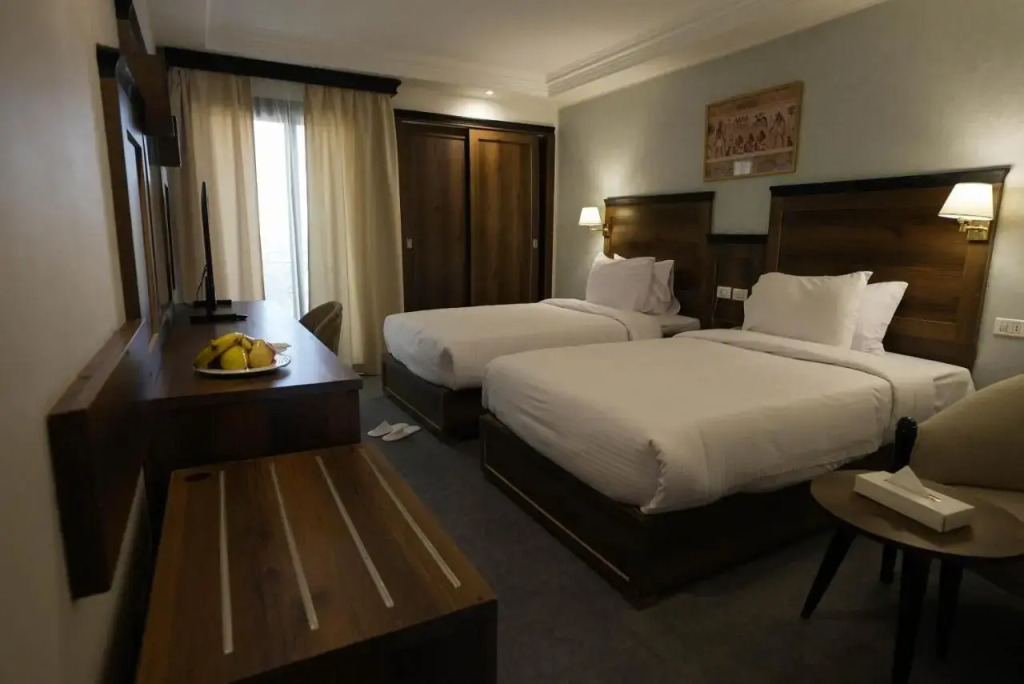 Morris Hotel