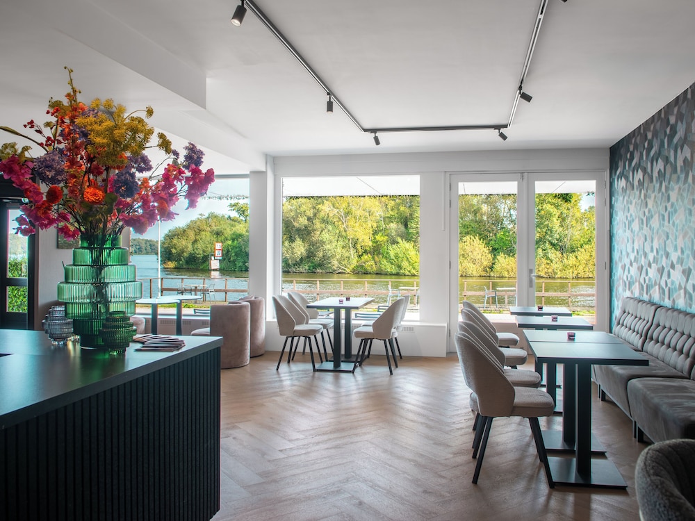 The Lake Hotel Amsterdam Airport — hotel near Amsterdam Airport Schiphol