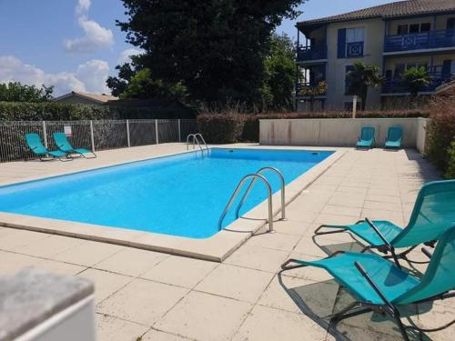 Domaine Des Pins Sarl Lts Patrimoine — hotel in Audenge