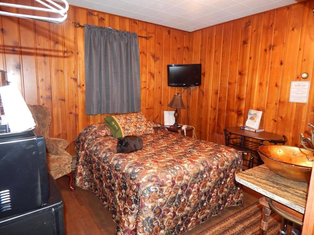 Brookside Motel - photo 12