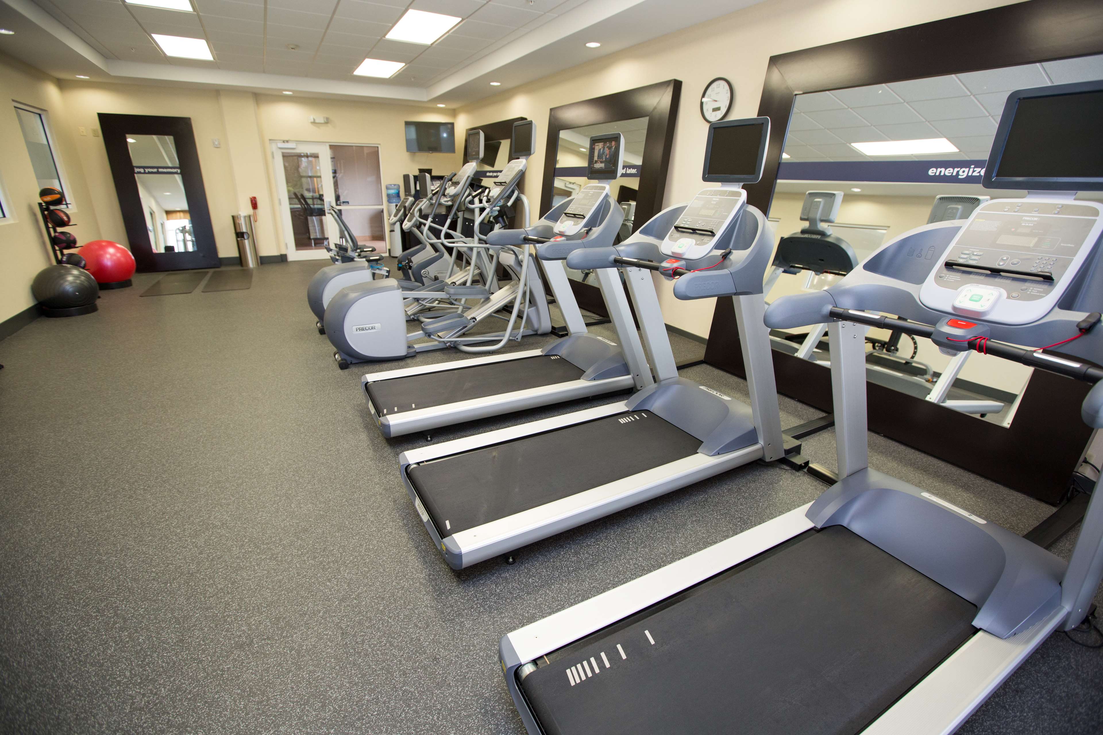 Hampton Inn & Suites Oklahoma City Airport - photo 17