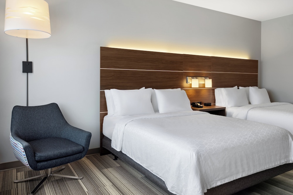 Holiday Inn Express & Suites Madison West Middleton - photo 11