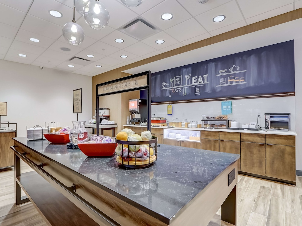 Hampton Inn and Suites by Hilton Cincinnati Midtown Rookwood - photo 68