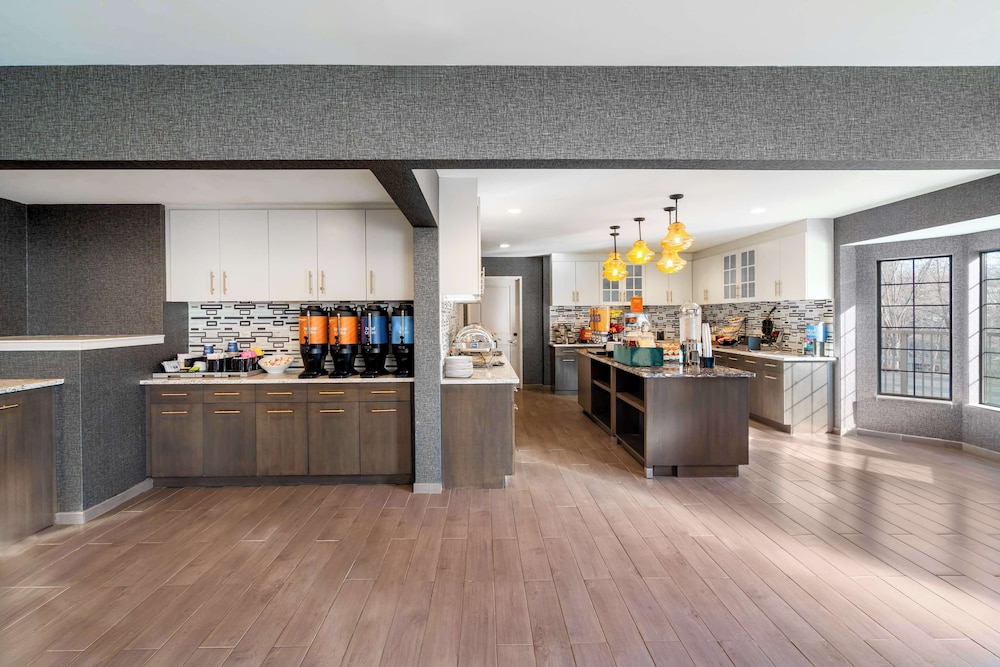 Homewood Suites by Hilton Eatontown - photo 38