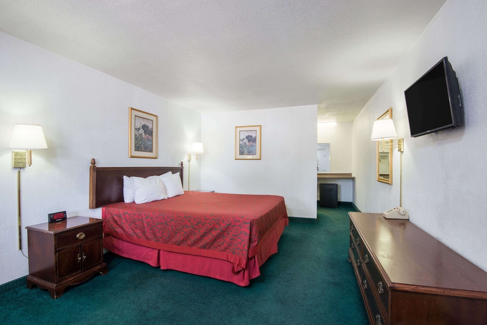 Days Inn by Wyndham Gallup - photo 6