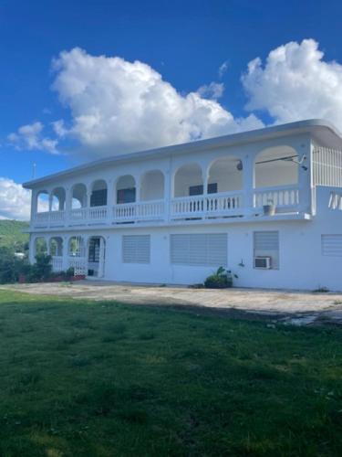 Montecielo Mountain View Escape 20 minutes to Airport in Canovanas, Puerto Rico