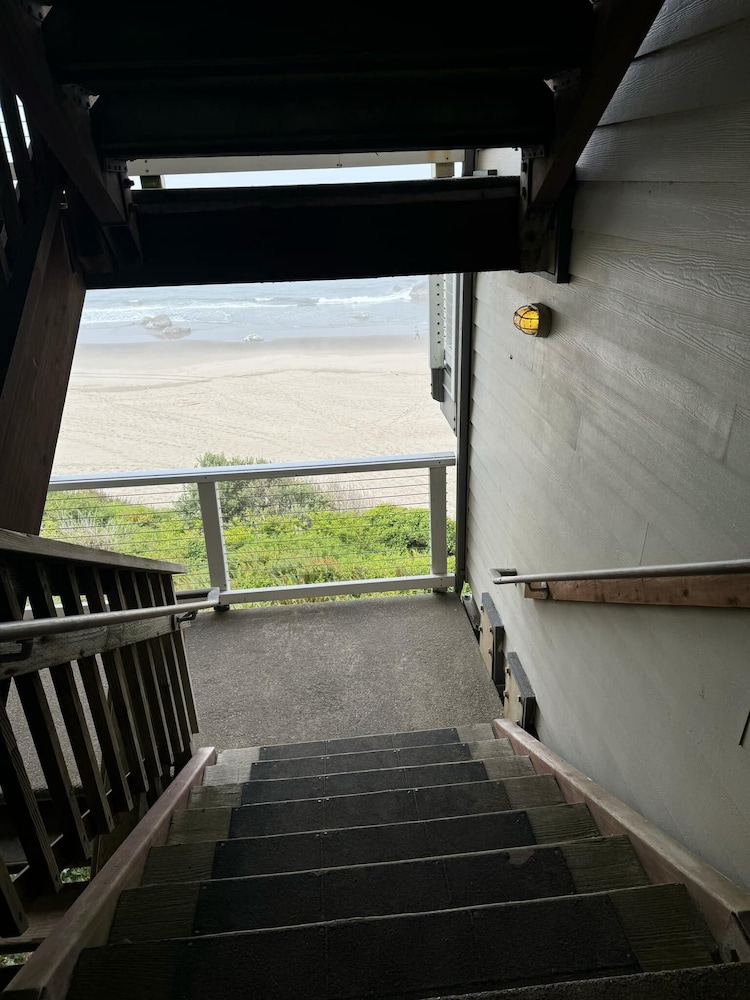 Sunset Oceanfront Lodging - photo 105