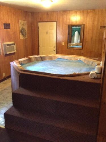 Bennett Bay Inn - photo 17