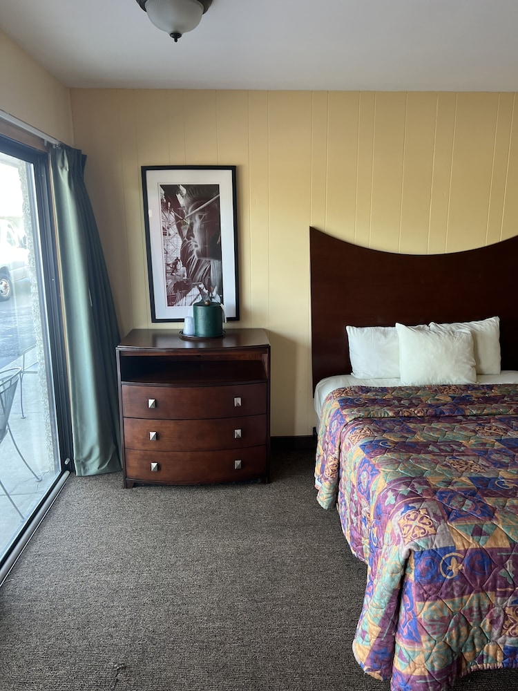 All Star Inn & Suites - photo 209
