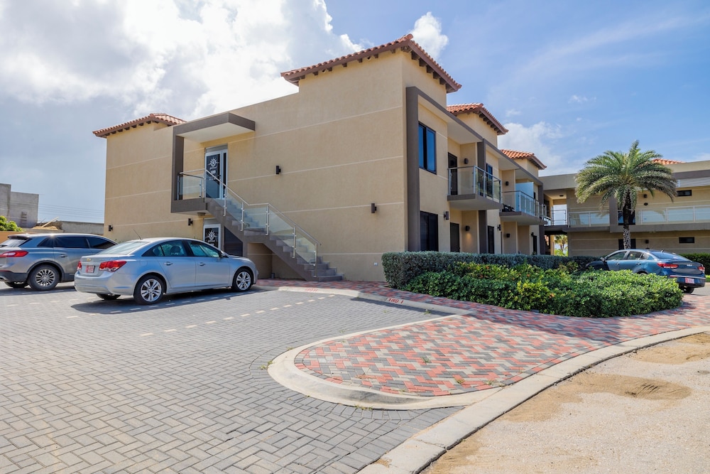 Gold Coast Aruba — 4-Star Luxury Hotel in Noord, Aruba